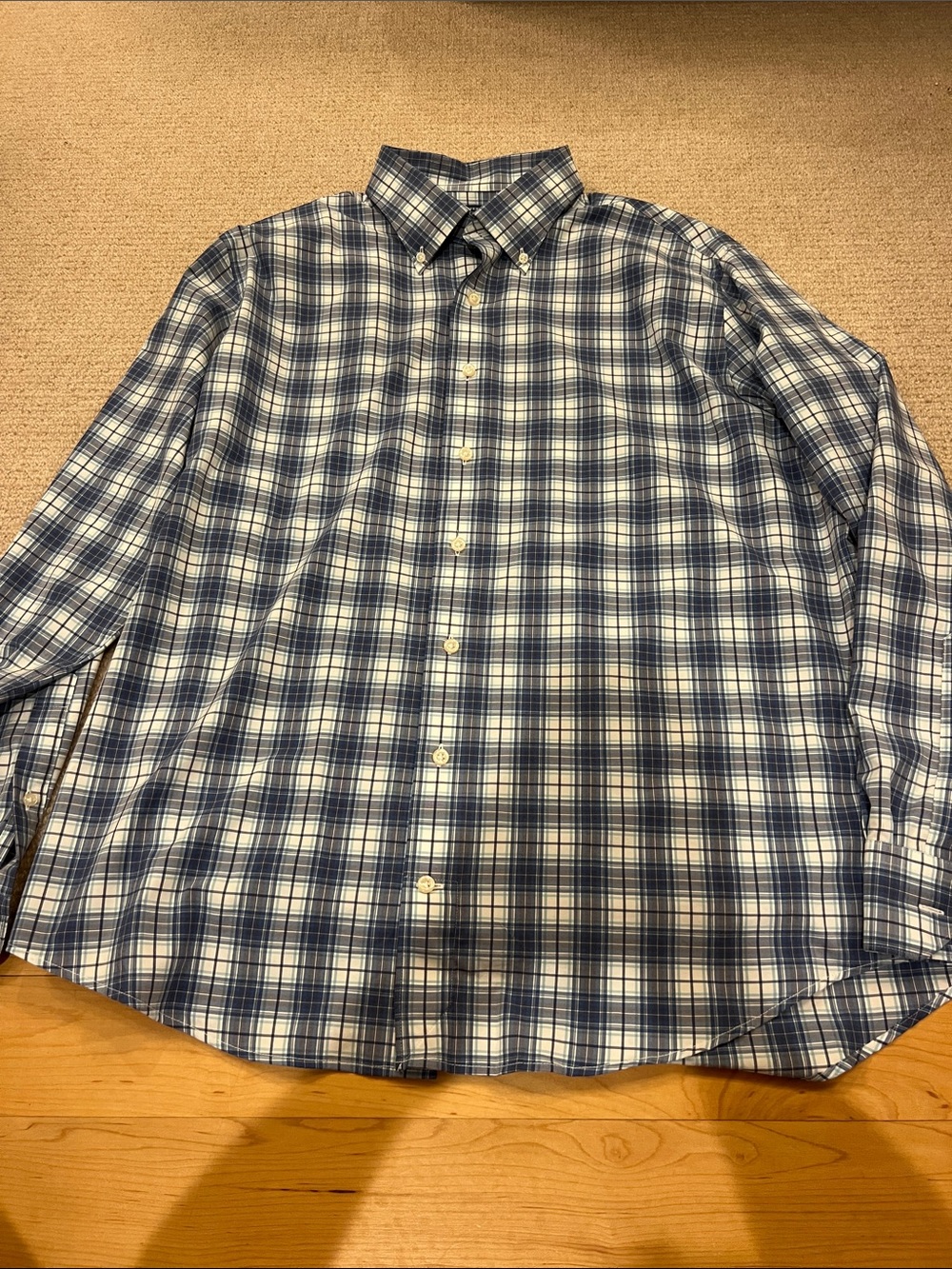 Peter Millar White and Blue Plaid Button-Down Shirt
Size: XL